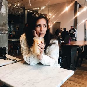 Meet your Posher, Alia